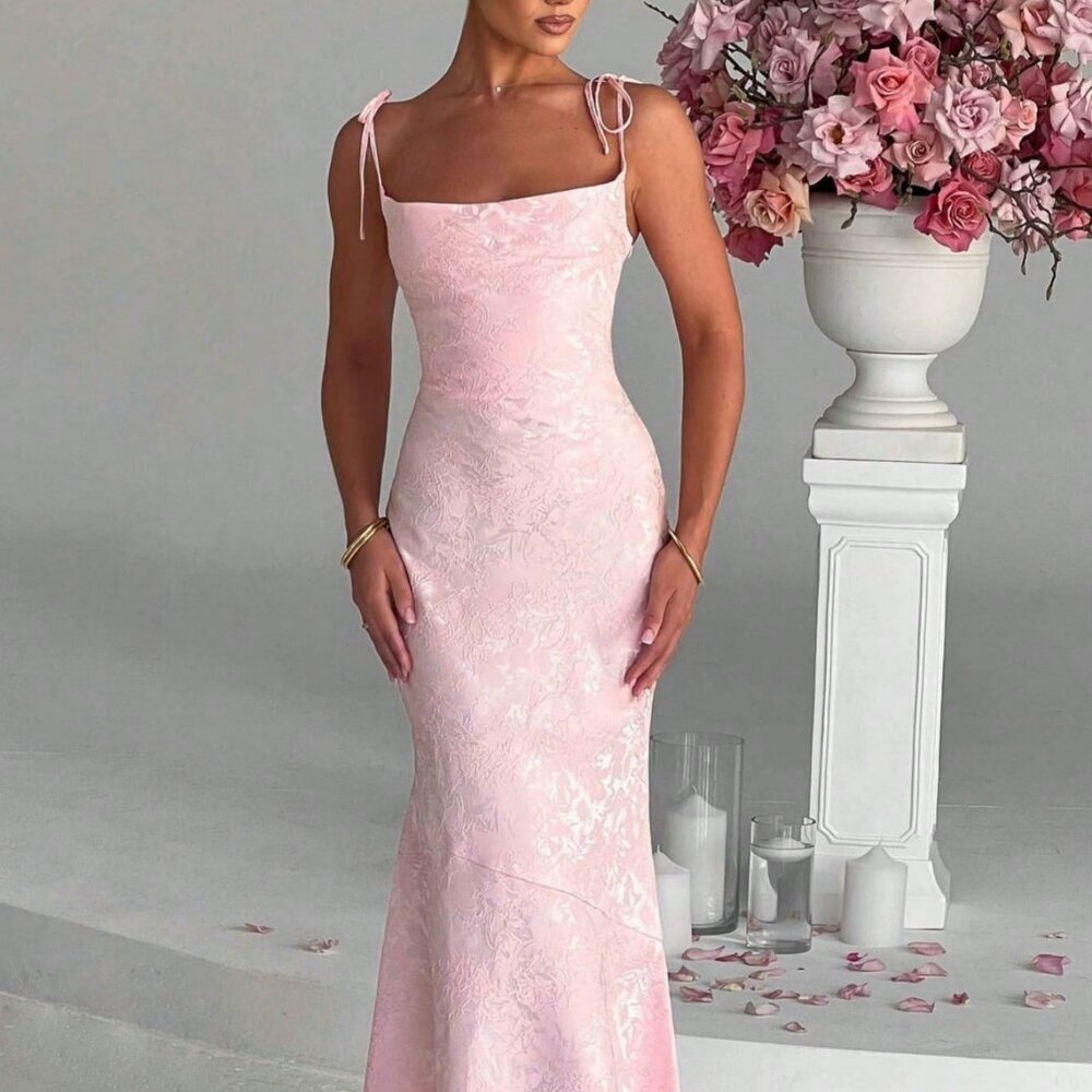Pink Elegant Women's Spaghetti Strap Tie-Waist Slim-Fit Dress